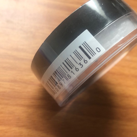 NYX Professional Makeup HD Studio Finishing Powder - Picture 6 of 12